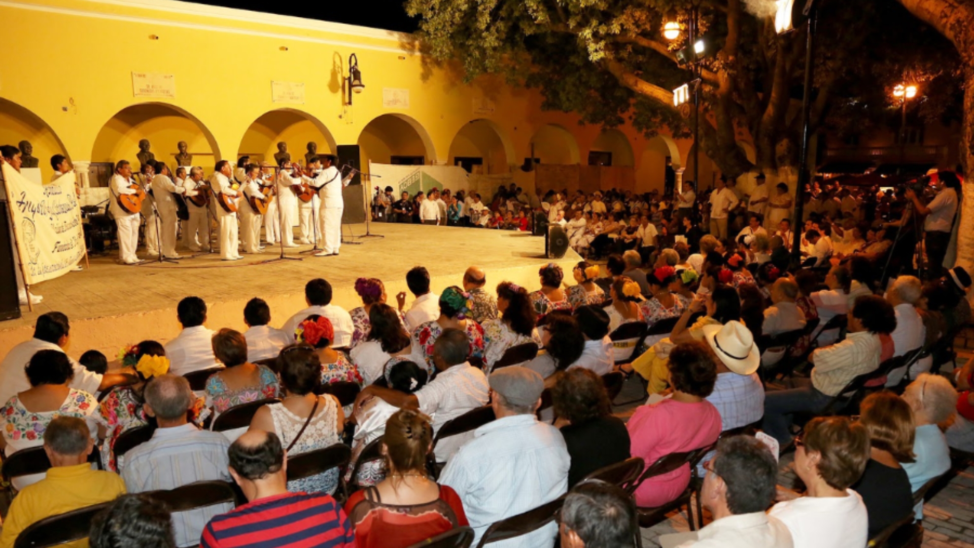 La Serenata en Yucatán Una Tradición Musical en el Parque de Santa Lucía