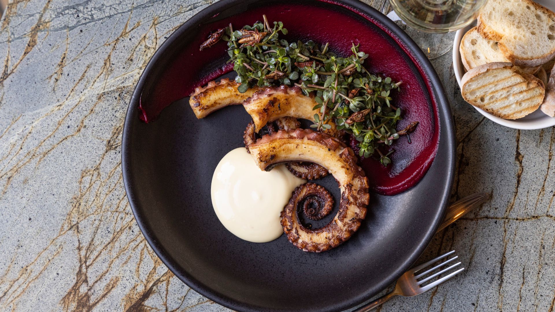 Menú en Avec Amour - Pulpo a la plancha - Restaurante Mérida, Yucatán - Parque santa lucia